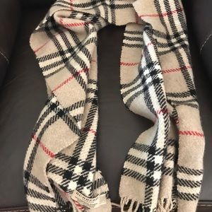 Burberry winter scarf